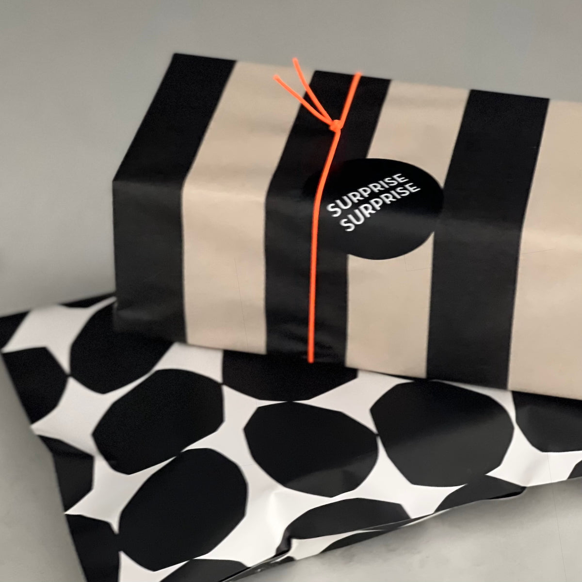 Aufkleber - Surprise Surprise