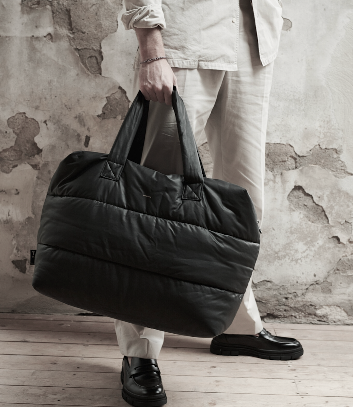 schwarze Reisetasche