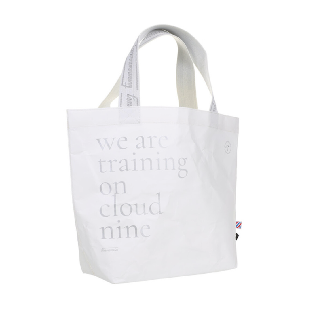 Bedruckt mit motivierendem Schriftzug ist die Tasche von Tinne & Mia sehr vielseitig einsetzbar. Einkäufe, Sport, Reise.... In der Innenseite befinden sich 3 Fächer, eine davon mit Reisverschluss für z.B. Handy und Schlüssel