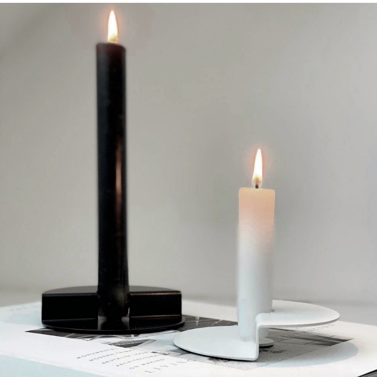 Kerzenhalter aus schwarzem Metall für Stabkerzen 