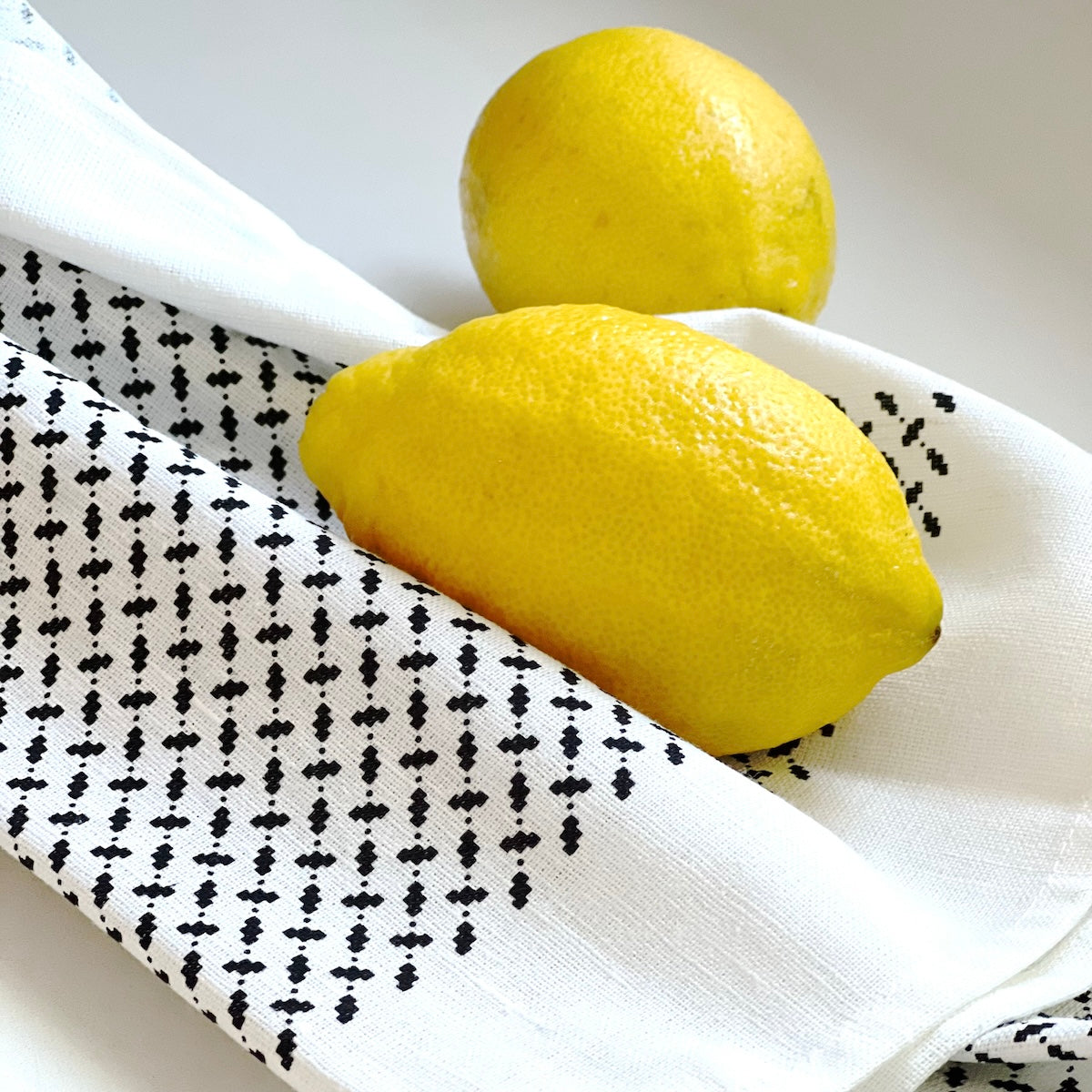 Geschirrhandtuch von Kiss my Kitchen schwarz weiss Pali Design