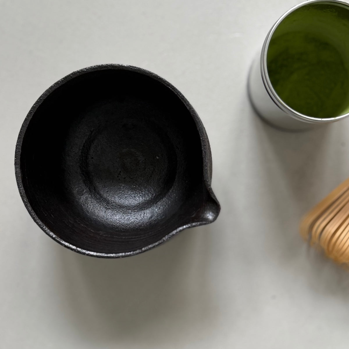 Matcha Mixing Bowl aus schwarzer Keramik