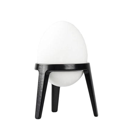 Eierbecher 'Rocket' ohne großen Firlefanz und die wohl eleganteste Art dein Frühstücksei zu genießen. Hergestellt aus Metall, bruchsicher, stapelbar und spülmaschinenfest. Darin findet dein Frühstücksei den richtigen Halt von Sebastian Frank Design.

Maße: 5,8 x 5,8cm

Material: Metall, pulverbeschichtet

Pflege: Spülmaschinenfest