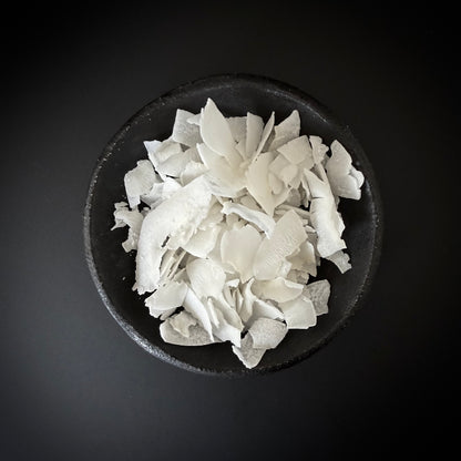 Kleine schwarze Schale aus Keramik