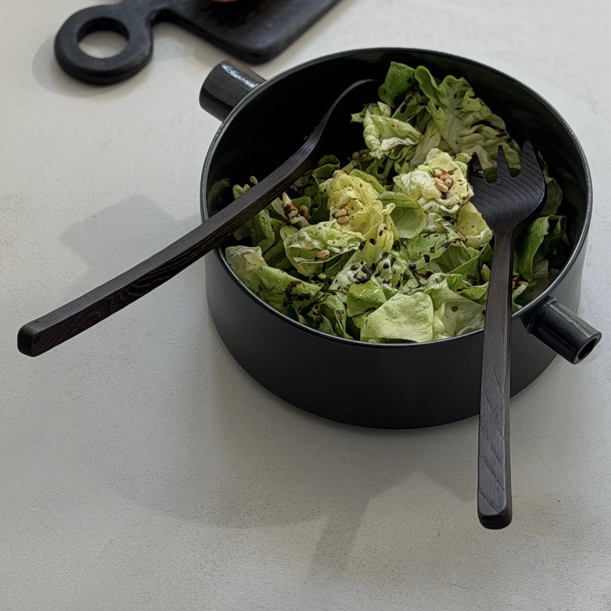 Schwarzes_Salatbesteck_Serax