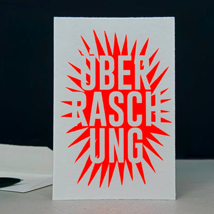 Glückwunschkarte mit Neon Print Überraschung 
